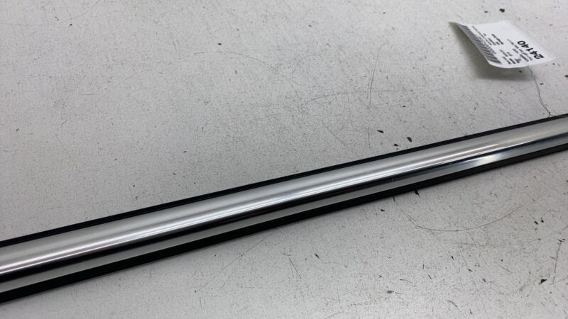 ⭕ 17-20 Maserati Levante Front Driver Side Door Window Outer Belt Molding Left