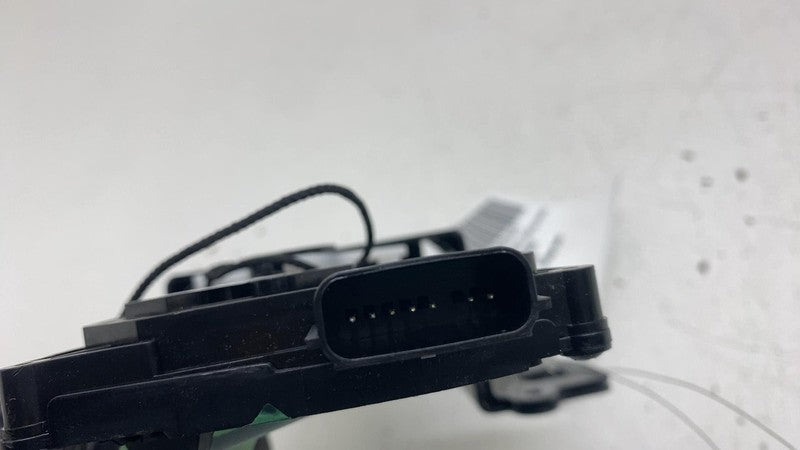 PT00162133C ⭕ 22-24 Rivian R1T Rear Right Gear Tunnel Latch w/ Manual Release PT00162133-C