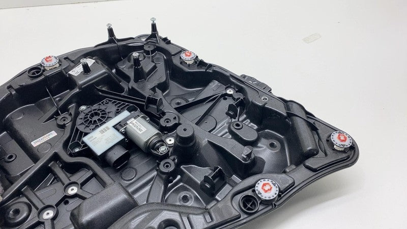 7365168 2018-2021 BMW 530e B46X Rear Passenger Side Door Panel Window Regulator Right RH