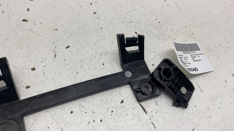 ⭕ 2016-2020 Tesla Model X Inner Right Side Headlight Lamp Bracket 1046