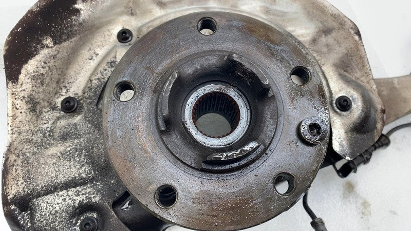 2011-2014 Porsche Cayenne Front Right Spindle Knuckle Hub w/ Dust Shield RH AWD