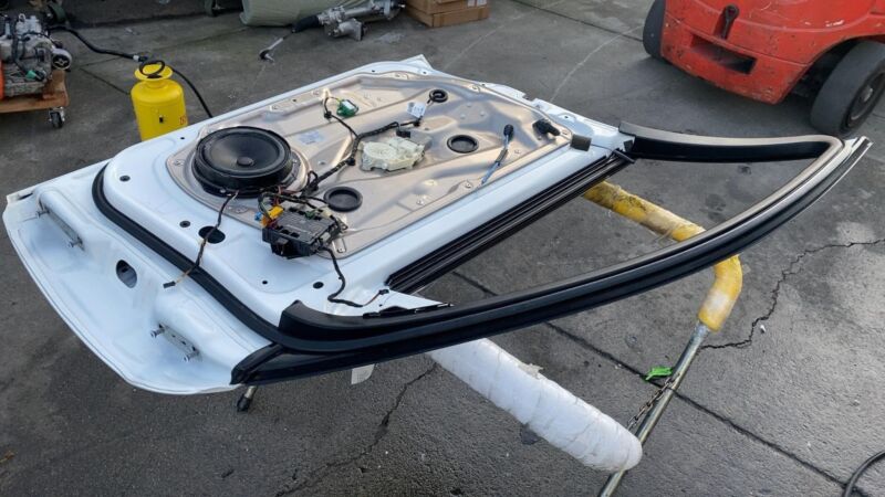 A 212 900 36 18 ⭕2014-2016 Mercedes-Benz E350 E400 Front Driver Side Door Shell Panel Left White