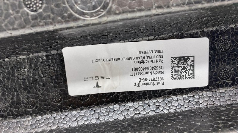 187787198E 2024-2025 Tesla Cybertruck Rear Floor Carpet Trim Panel Cover 1877871-98-E Assy