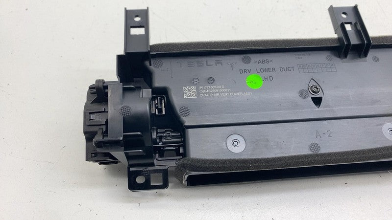 ⭕ 25-26 Tesla Model Y MY Driver Side Instrument Panel Air Vent Left 17