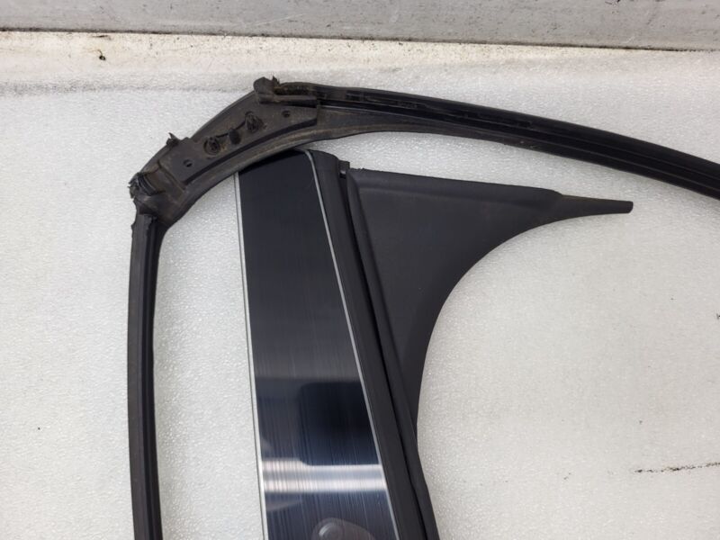 108390200B 16-20 Model X Right B-Pillar Applique Trim Molding w/ Camera & Seal 1092312-98-F
