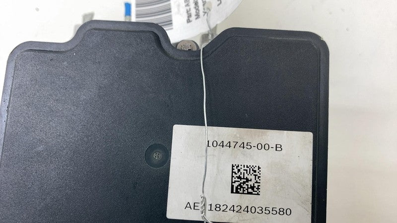 ⭕ 17-23 Tesla Model 3 Anti-Lock Brake System ABS Pump Module Unit 1044