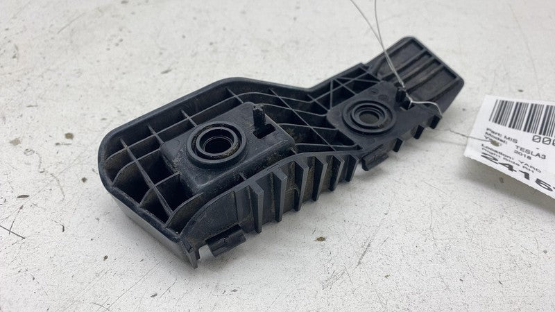 1083993 00 D 2017-2023 Tesla Model 3 M3 Rear Right Bumper Taillamp Taillight Mount Bracket RH