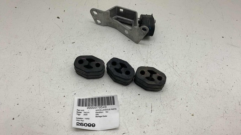 68250053AA ⭕ 2017-2025 Chrysler Pacifica Rear Exhaust Muffler Mount w/ Insulator 68250053AA