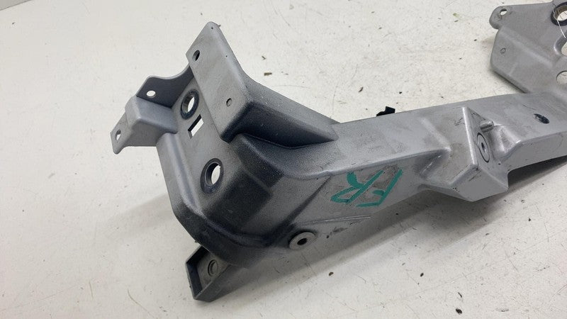 31688245 ⭕ 2021-2023 Polestar 2 Front Passenger Side Fender Mount Bracket Right 31688245