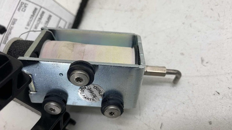 2089896 ⭕ 2017-2020 Tesla Model 3 Dashboard Passenger Side Glove Box Latch Right Assy