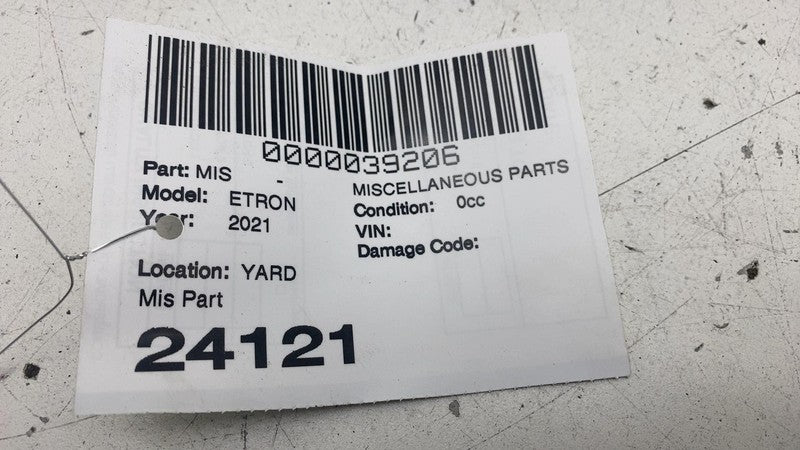 4KE-833-177 ⭕ 19-23 Audi e-Tron Driver Side Skirt Rocker Molding Rubber Seal Left 4KE833177