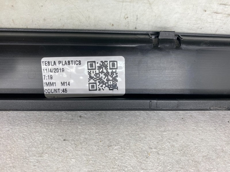⭕ 2012-2020 Tesla Model S Passenger Side Rocker Panel Scuff Plate Molding Right
