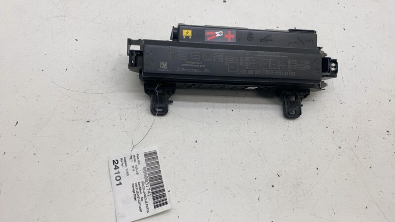 103440500E ⭕16-20 Model S Front Trunk Frunk Engine Bay Under Hood Fuse Box 12V 1034405-00-E