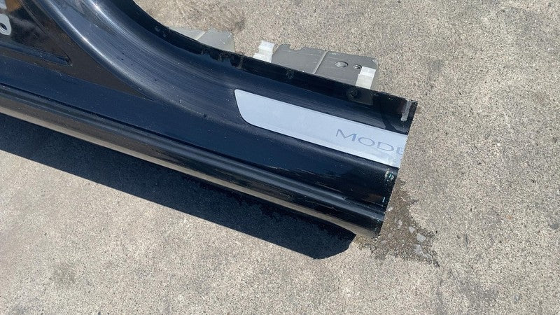 2017-2023 Tesla Model 3 Right Lower Side Skirt Middle B-Pillar Threshold Cutout