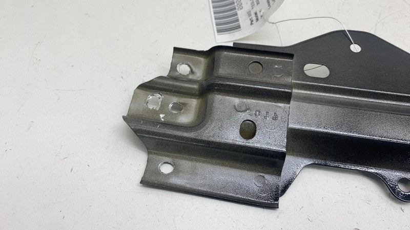 1092304-00-C ⭕ 17-24 Model 3 Front Driver Side Fender Mount Support Bracket Left 1092304-00-C