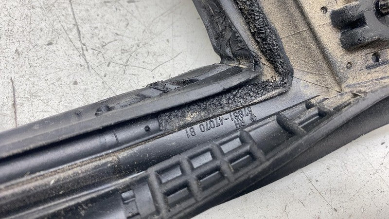 ⭕ 23-25 Toyota Prius Front Right Door Body Weatherstrip Rubber Seal 67