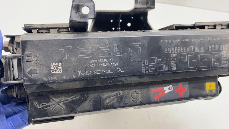 ⭕16-20 Model X Front Trunk Frunk Engine Bay Under Hood Fuse Box 12V 10