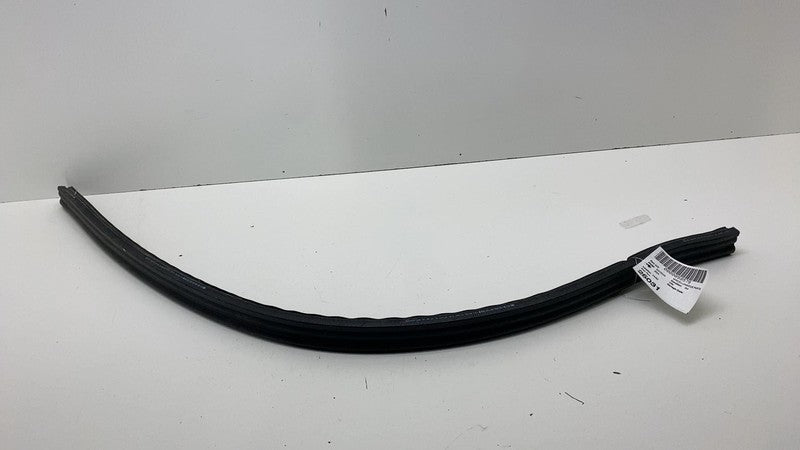 4M0.823.723 ⭕ 2019-2024 Porsche Cayenne Front Hood Bonnet Weatherstrip Rubber Seal 4M0823723