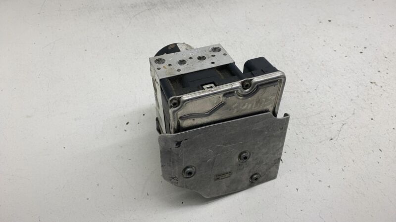 A2046820072 2012 Mercedes-Benz C-Class C250 C300 ABS Anti-Lock Brake Pump Module Assembly