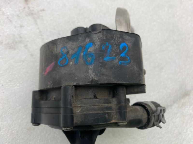 1027549 00 D 2016-2020 Tesla Model X MX Cooling System Auxiliary Coolant Water Pump Assembly