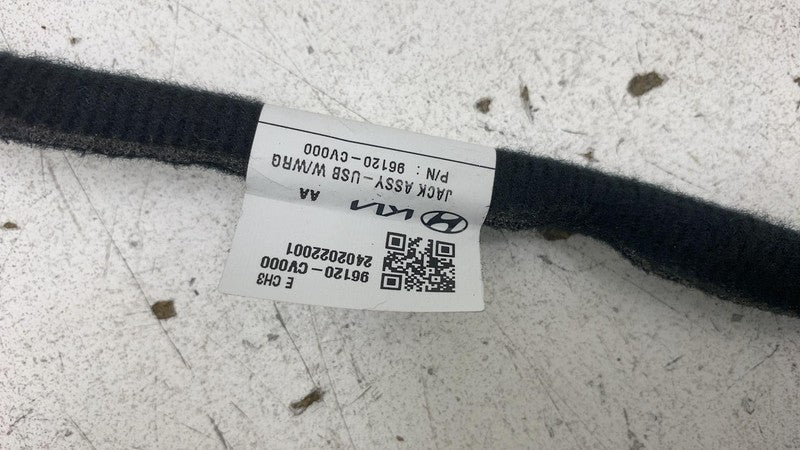 2022-2024 Kia EV6 Front Dashboard Center USB Type C Charging Port Powe