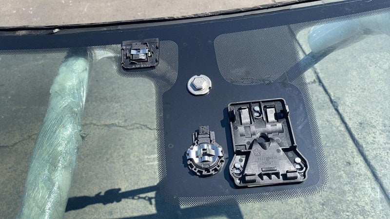 68361947AB ⭕ 2018-2022 Chrysler Pacifica Front Windshield Center Window Glass 68361946AB