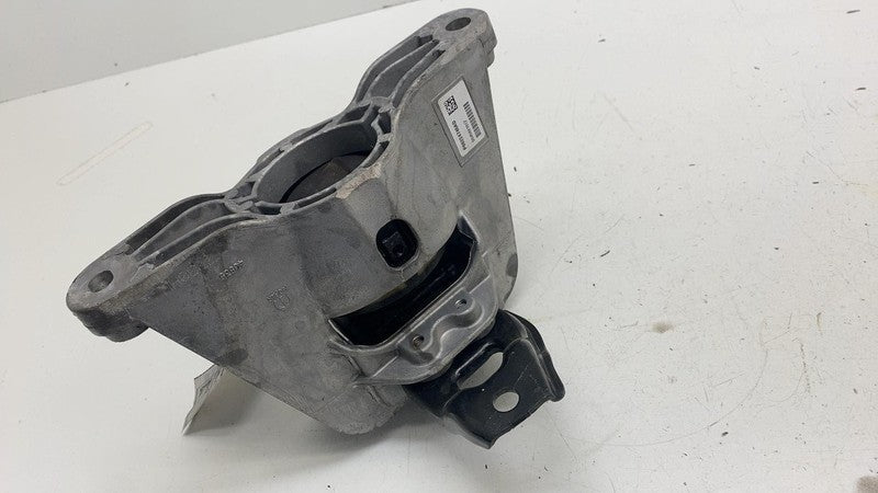 68224746AD ⭕ 17-24 Chrysler Pacifica Engine Right Frame Mount Support Bracket RH 68224746AD