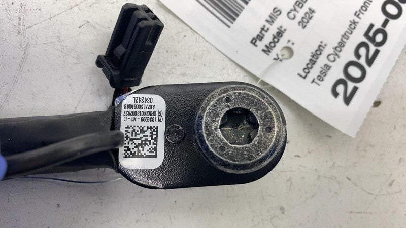 ⭕2024 Tesla Cybertruck Front Left or Right Seatbelt Buckle Assembly 18