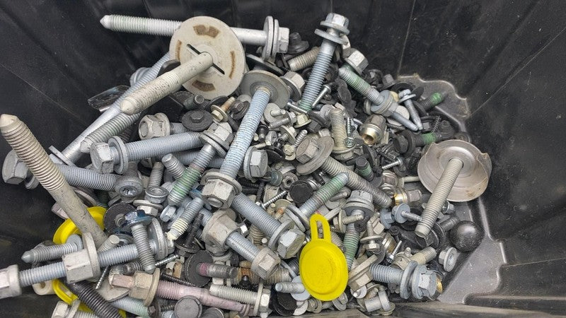 ⭕ 2025 Chrysler Pacifica Set of Bolt