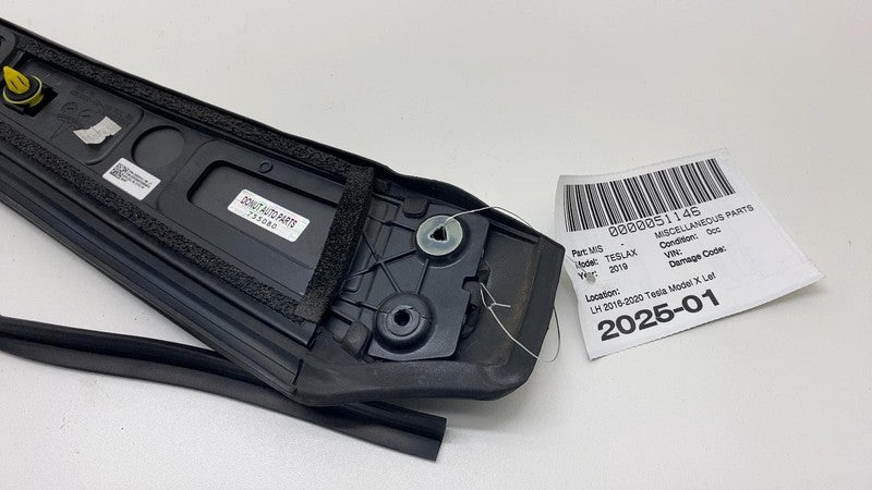 108390200B 2016-2020 Tesla Model X MX Right B-Pillar Applique Trim Molding w/ Camera & Seal