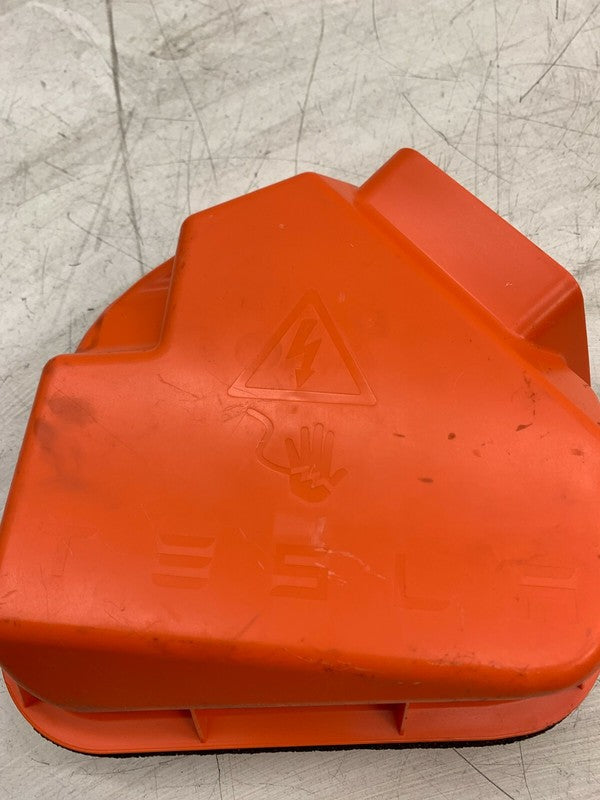 1095565 00 C ⭕17-22 Tesla Model 3 Charge Port System Inlet Close Out Panel Cover 1096326-00-C