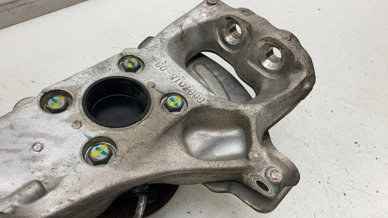 600701800C 12-15 Model S Front Right Spindle Knuckle w/ Wheel Hub & Sensor RWD 6007018-00-C
