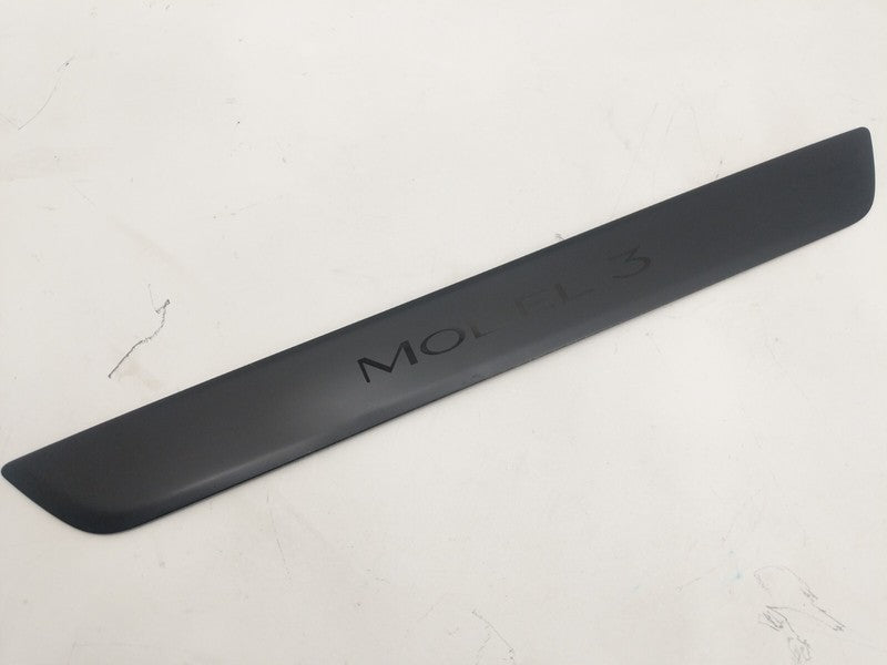 1504763-00-B ⭕17-22 Model 3 Front Left or Right Door Sill Scuff Plate Trim Panel 1504763-00-B