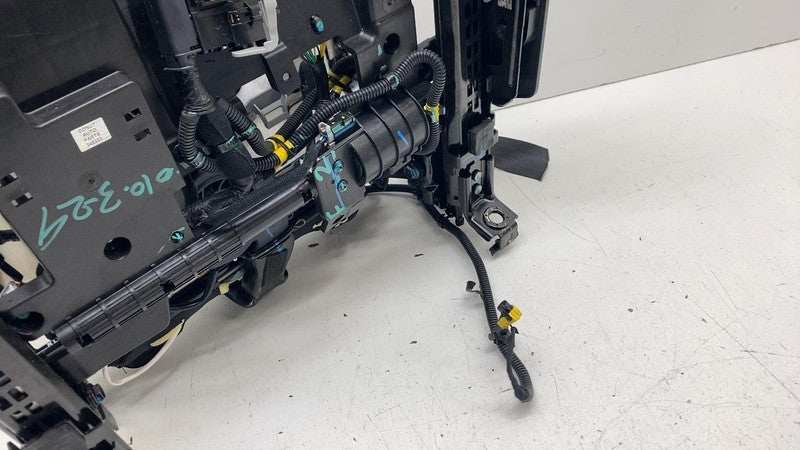 ⭕ 2025 Rivian R1S Front Left Side Seat Lower Cushion w/ Track Frame As