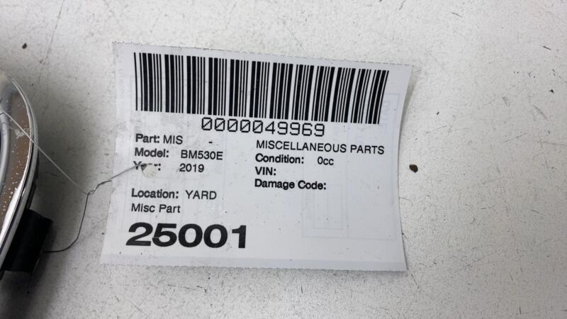 8070470 2017-2021 BMW 530e G30 Front Passenger Side Bumper Kidney Grille Right 8070470