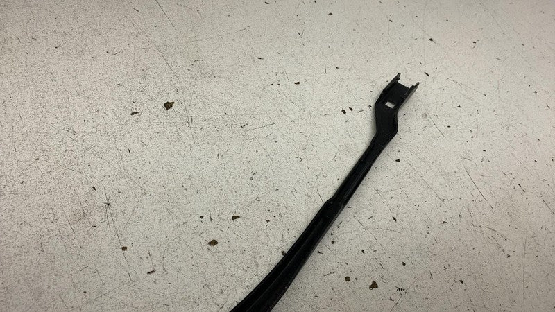 ⭕ 2017-2020 Maserati Levante Front Windshield Wiper Arm Right 67003233