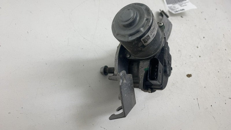 ⭕ 2022 Rivian EDV-700 Front Right Windsshield Wiper Motor Mechanism PT