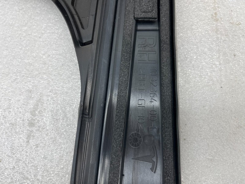 103236400C ⭕16-20 Model X Passenger Side B-Pillar Applique Glass Right w/ Seal 1032364-00-C