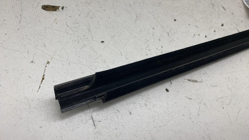 ⭕ 23-24 Toyota Prius Front Passenger Side Door Window Outer Belt Moldi