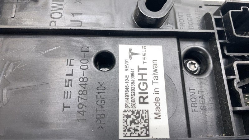 149784800D 2020-2024 Tesla Model Y Right Low Voltage Controller Electronic Control Module