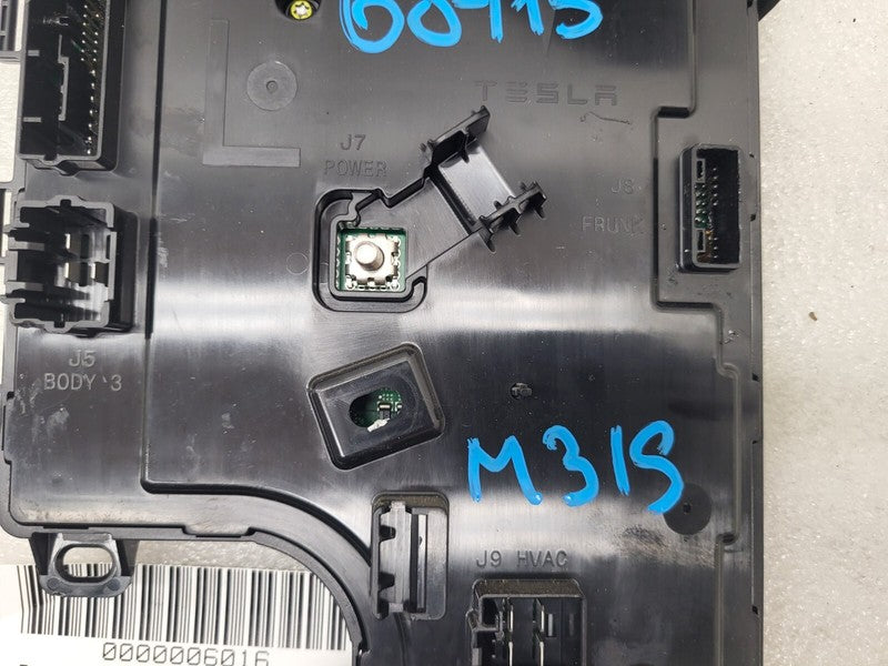 107867390K 17-23 Tesla Model 3 Front Left Low Voltage Body Control Module Unit 1078673-90-K