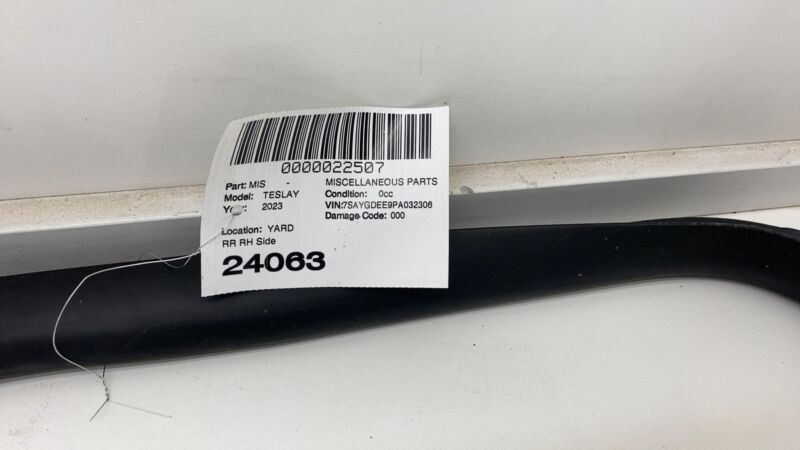 ⭕2020-2023 Tesla Model Y Rear Passenger Door Body Weatherstrip Rubber Seal Right