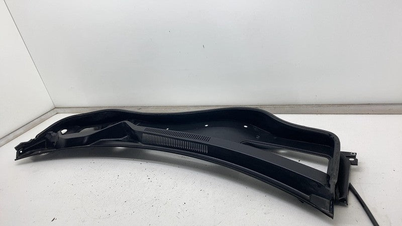 ⭕ 2017-2022 Maserati Levante Front Windshield Cowl Vent Trim Panel 670