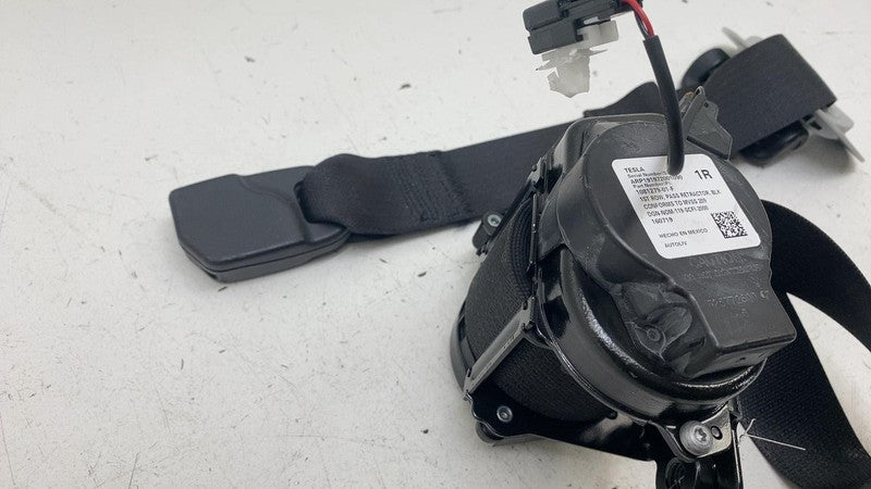 1081279-01-F ⭕ 2017-2023 Tesla Model 3 Front Right 1st Row Seat Belt & Retractor 1081279-01-F