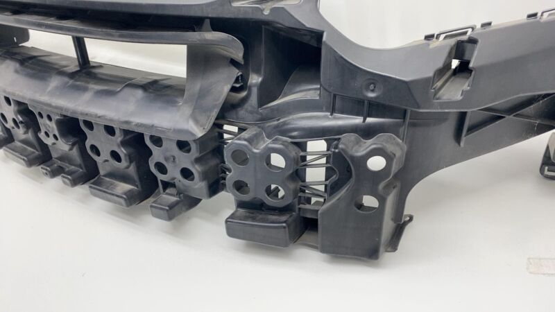 2013-2018 Ford C-Max Front Bumper Impact Absorber Centre Support Bracket