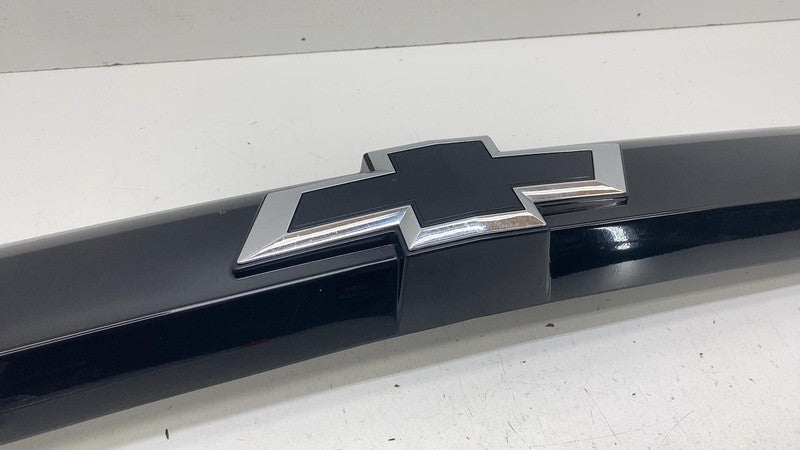 ⭕ 16-19 Chevrolet Silverado 1500 Front Center Grille Trim w/ Logo Badg