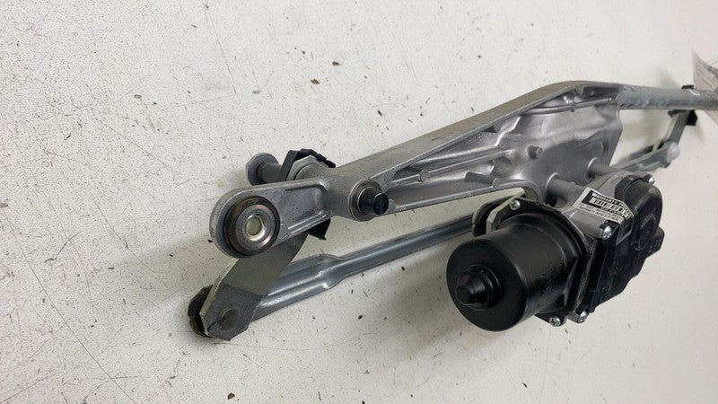 PT00002043-K ⭕22-24 R1T R1S Front Windshield Wiper Linkage Transmission w/ Motor PT00002043-K