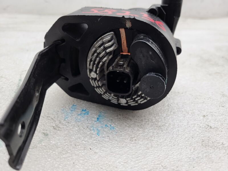 2012-2015 Tesla Model S MS Motor Inverter Battery Coolant Auxiliary Water Pump
