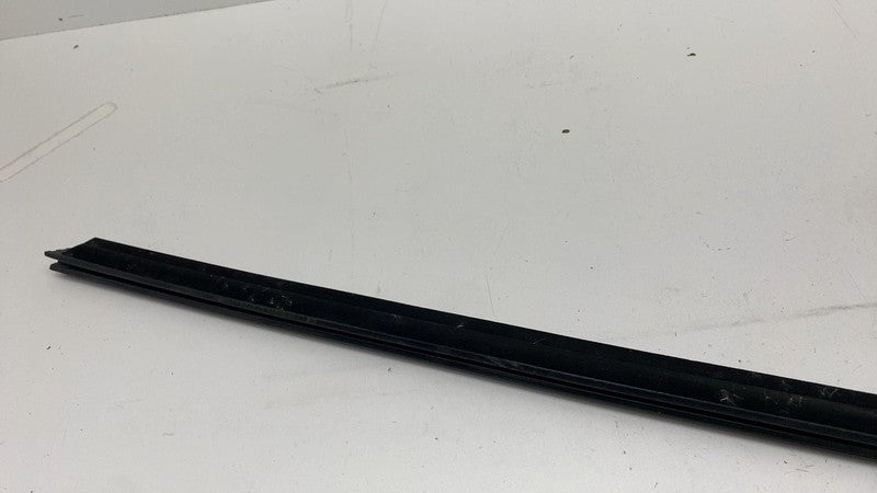 ⭕ 2020-2024 Tesla Model Y Front Right Door Window Outer Belt Assy 1495