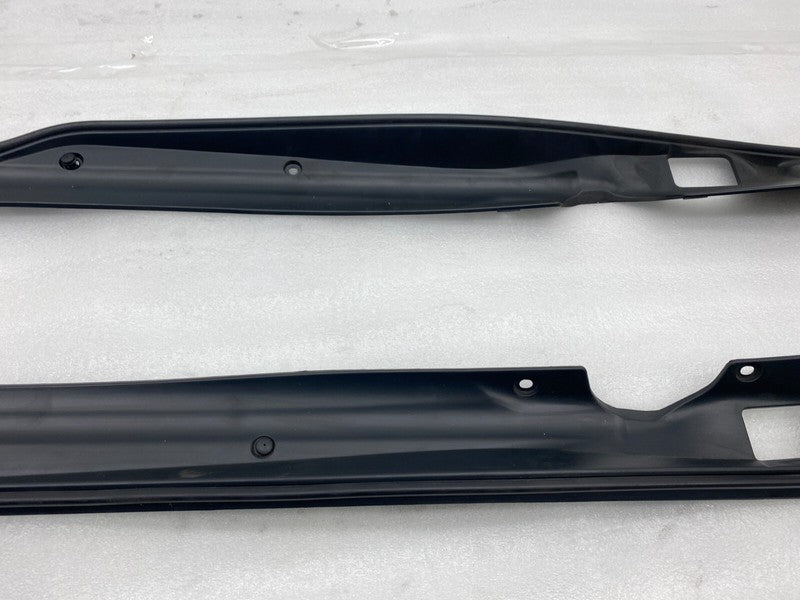 6007576 00 ⭕ 12-25 Model S Rear Left/Right Tailgate Trunk Pinch Sensor Trim 6007576/6007570